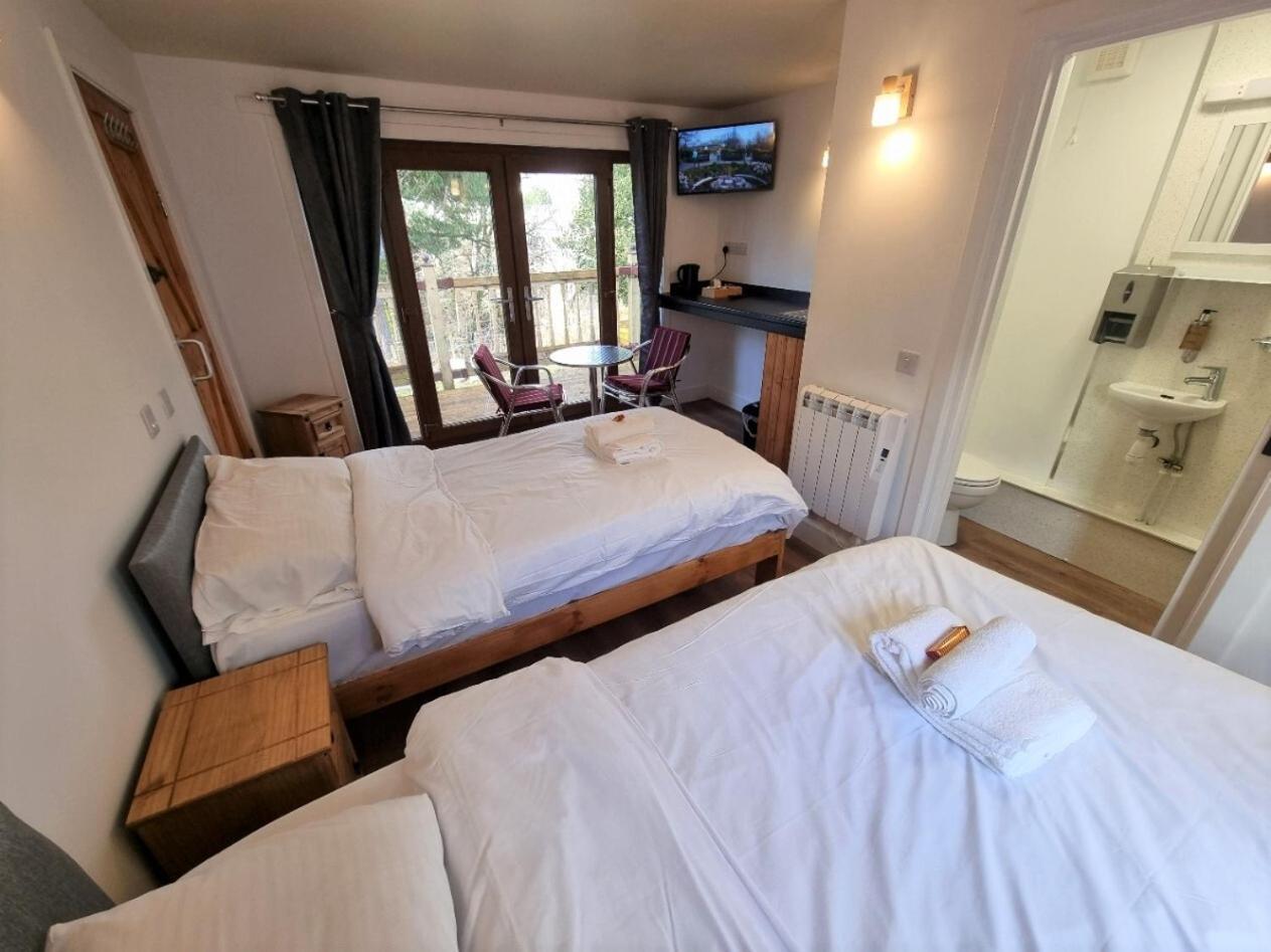 Roy Bridge Hotel Fort William Bagian luar foto