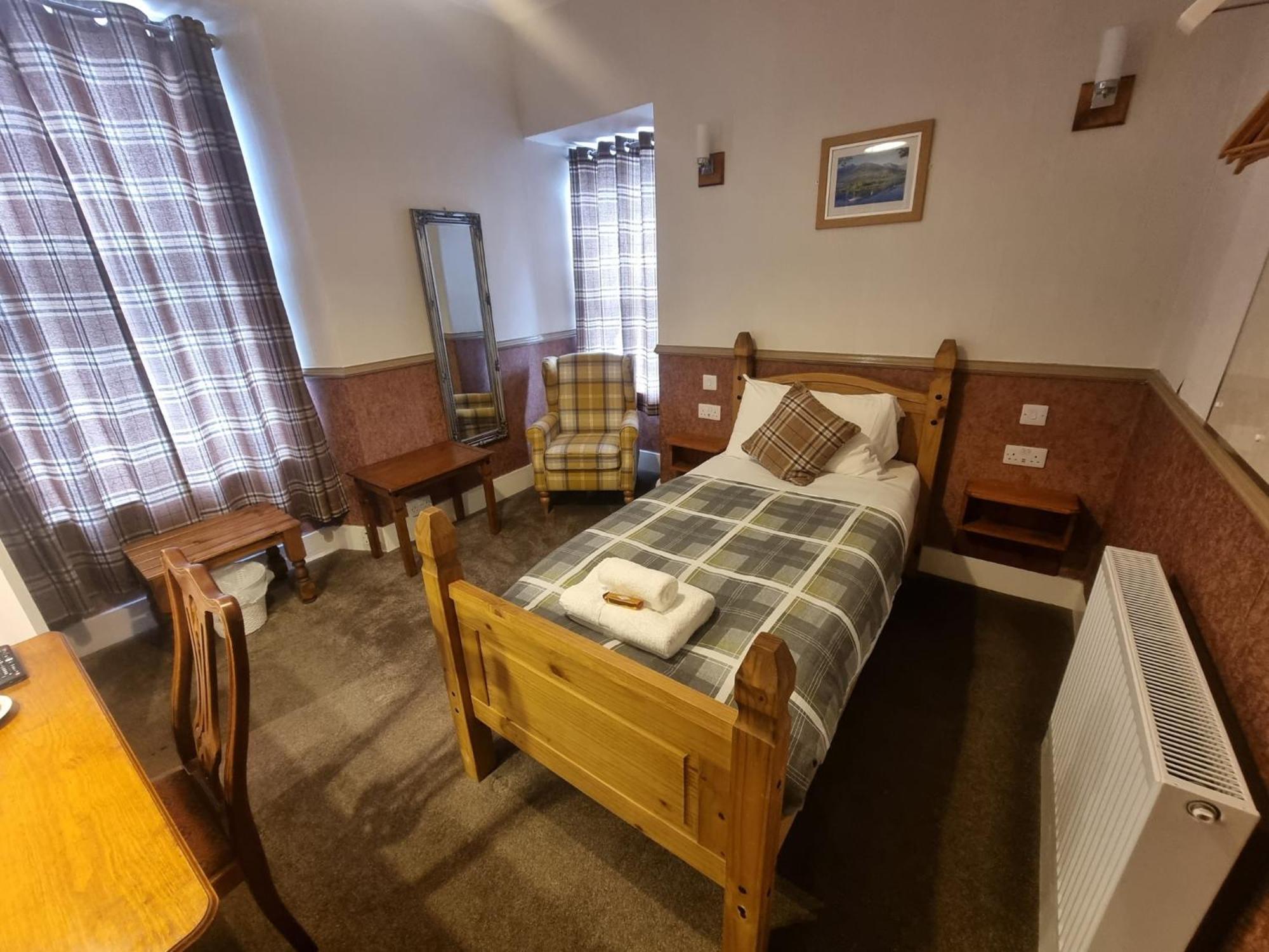 Roy Bridge Hotel Fort William Bagian luar foto